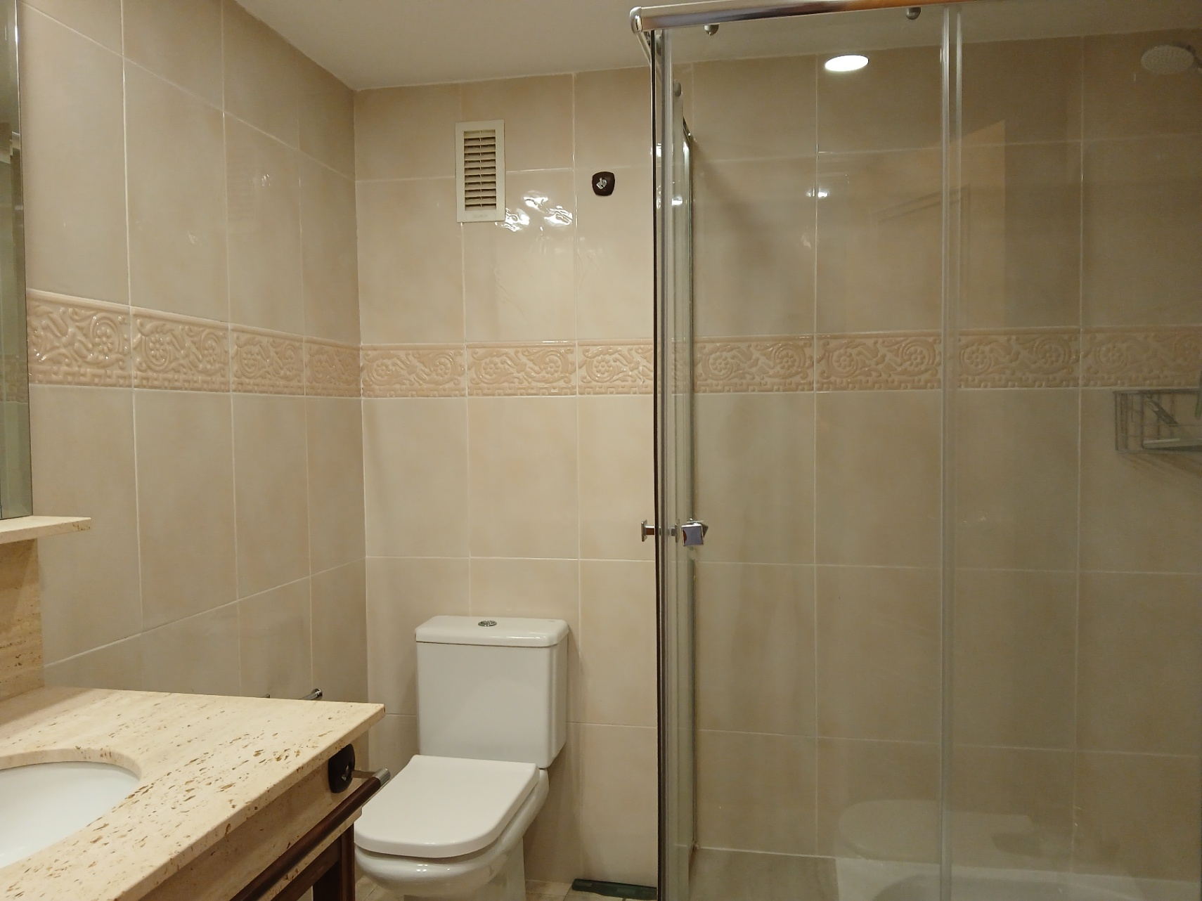 Appartement dans la zone de l'Avenida de Francia, Valence, avec garage et piscine.