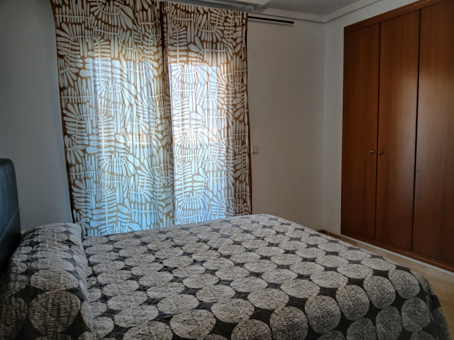 Appartement dans la zone de l'Avenida de Francia, Valence, avec garage et piscine.