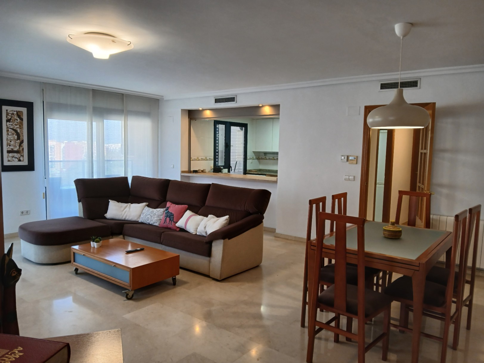 Appartement dans la zone de l'Avenida de Francia, Valence, avec garage et piscine.