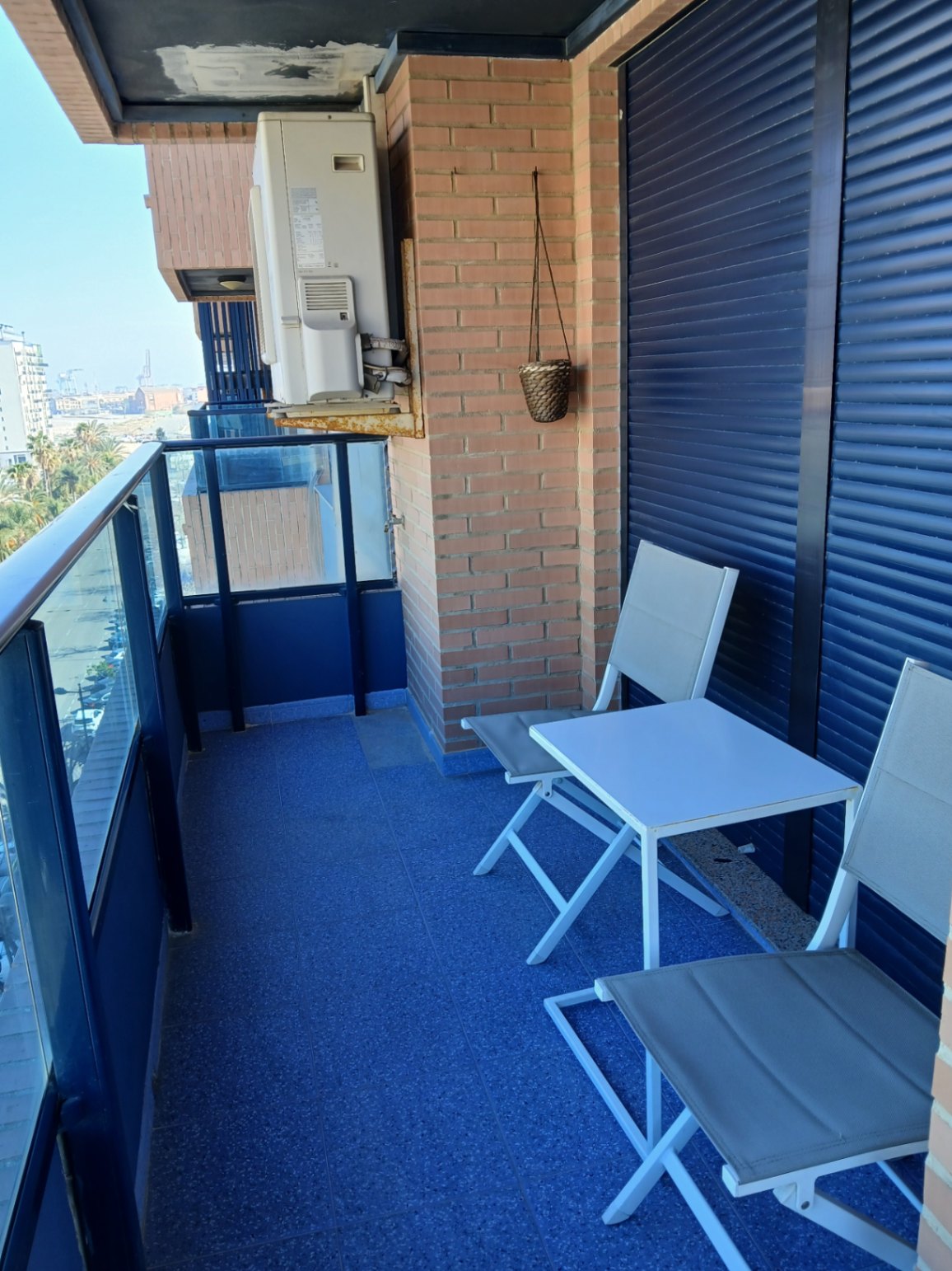 Appartement dans la zone de l'Avenida de Francia, Valence, avec garage et piscine.