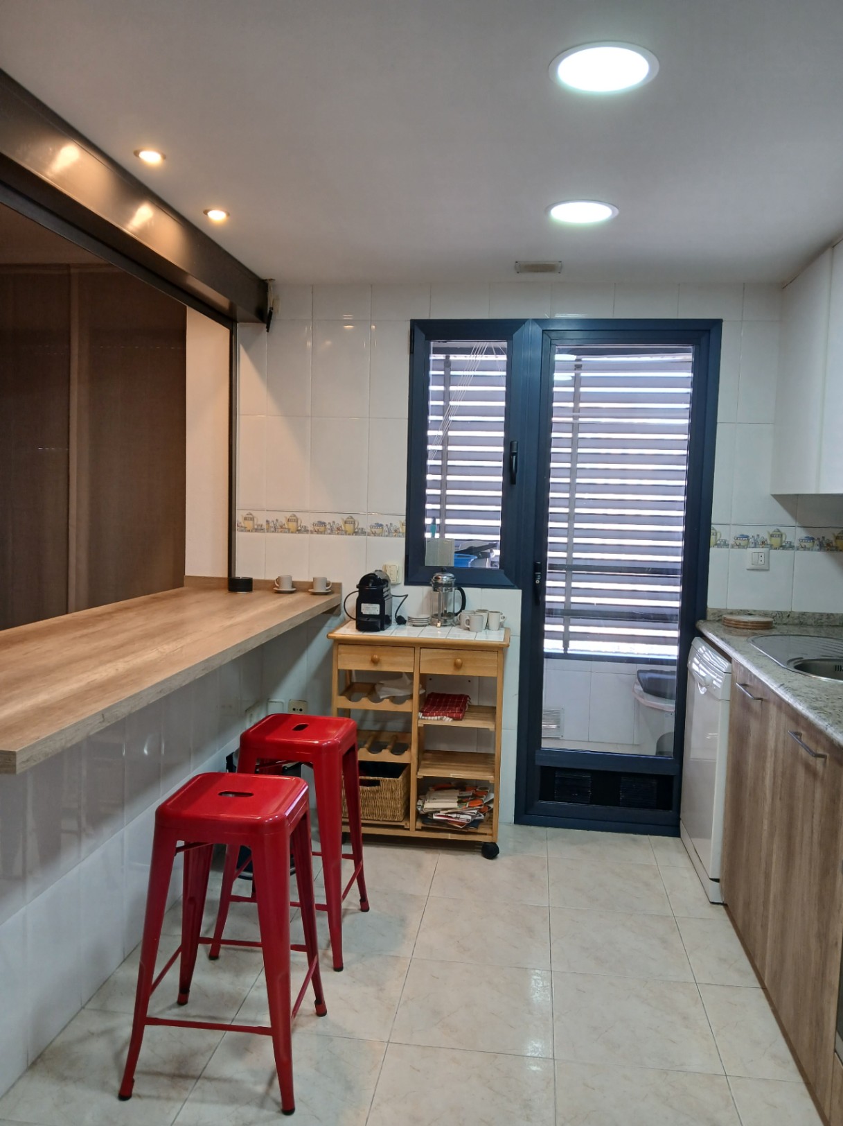 Appartement dans la zone de l'Avenida de Francia, Valence, avec garage et piscine.