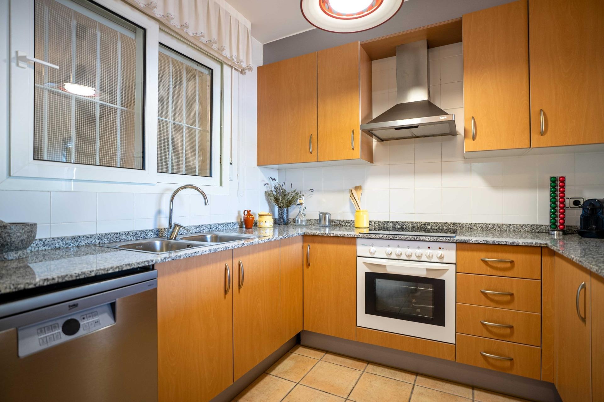 Semi-detached house in developments with 3 bedrooms and community pool.