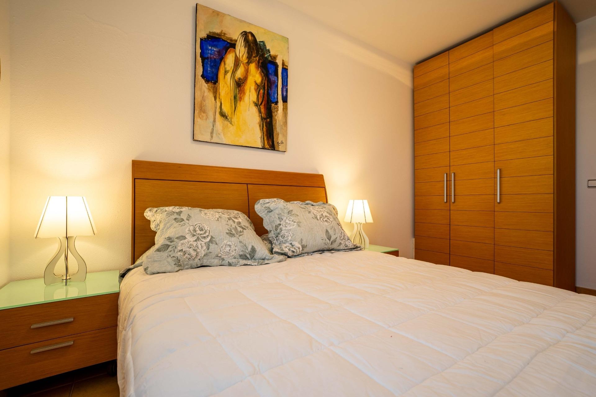 Semi-detached house in developments with 3 bedrooms and community pool.