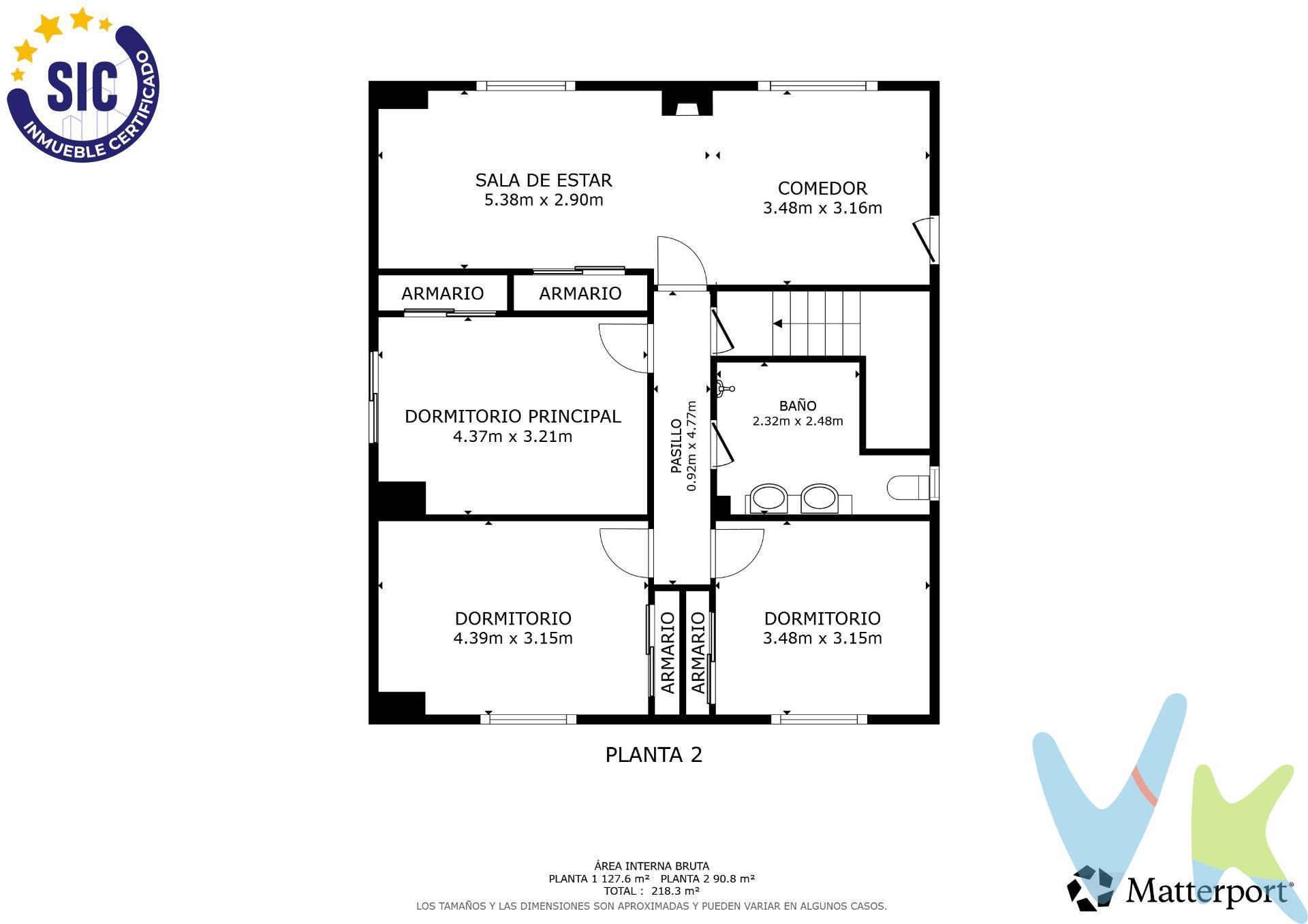 Chalet en venta con piscina y jardín en Serra, Valencia.