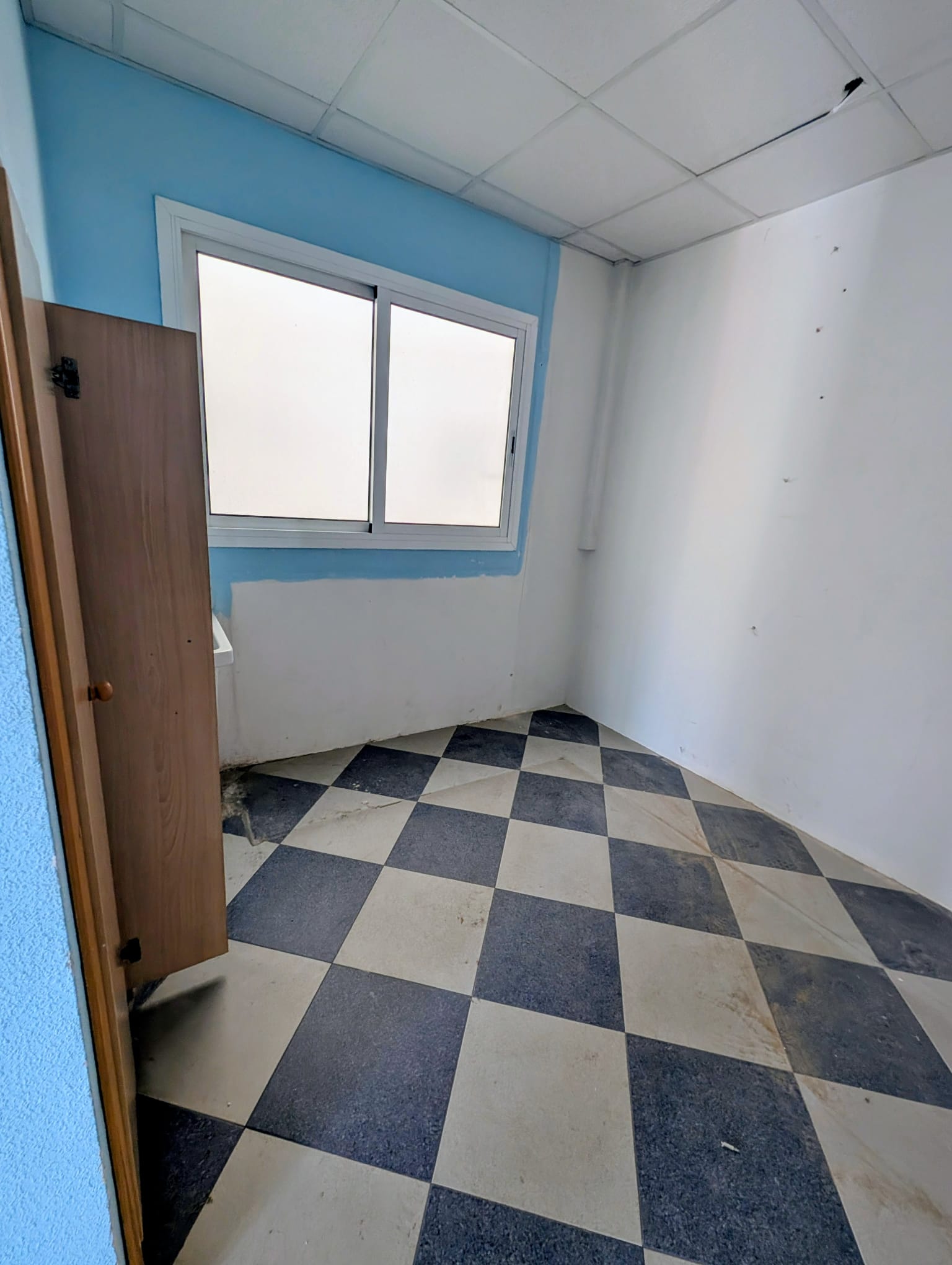 Loft for sale in Valencia, Port area, with sea views.