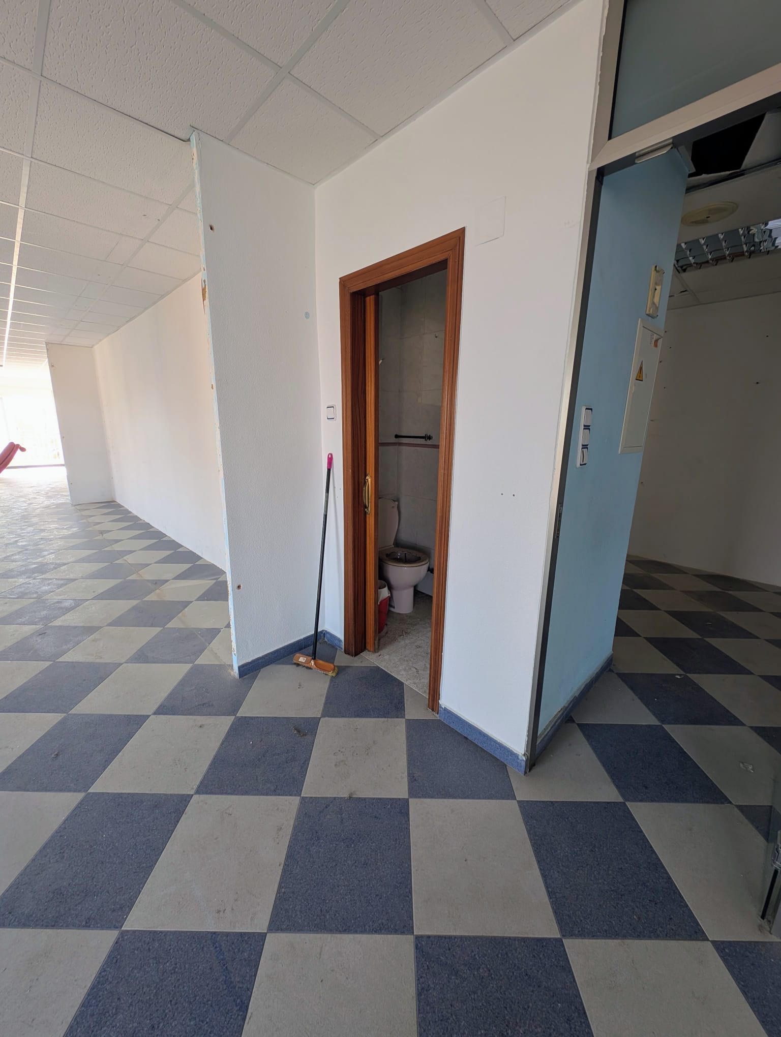 Loft for sale in Valencia, Port area, with sea views.