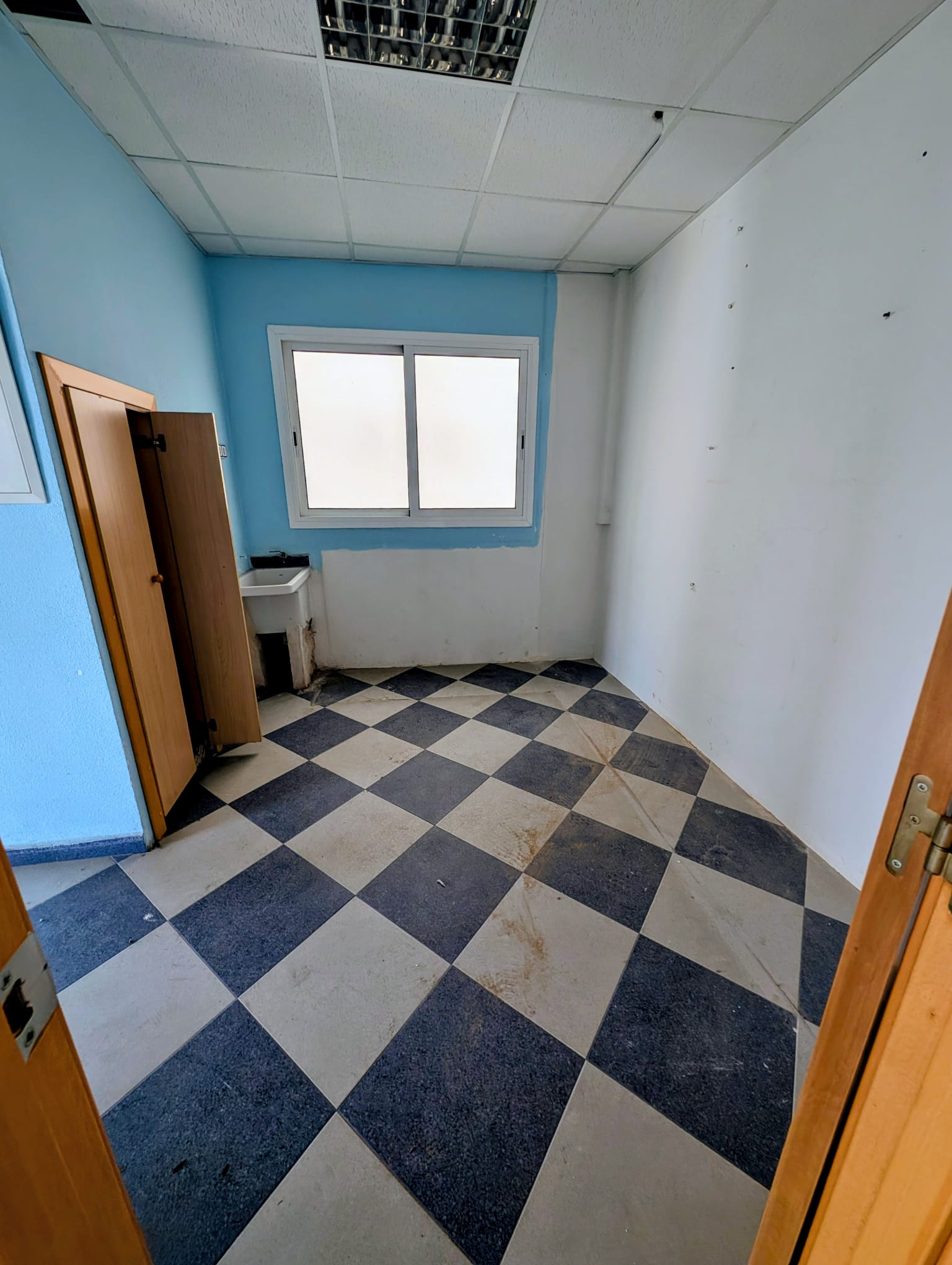 Loft for sale in Valencia, Port area, with sea views.