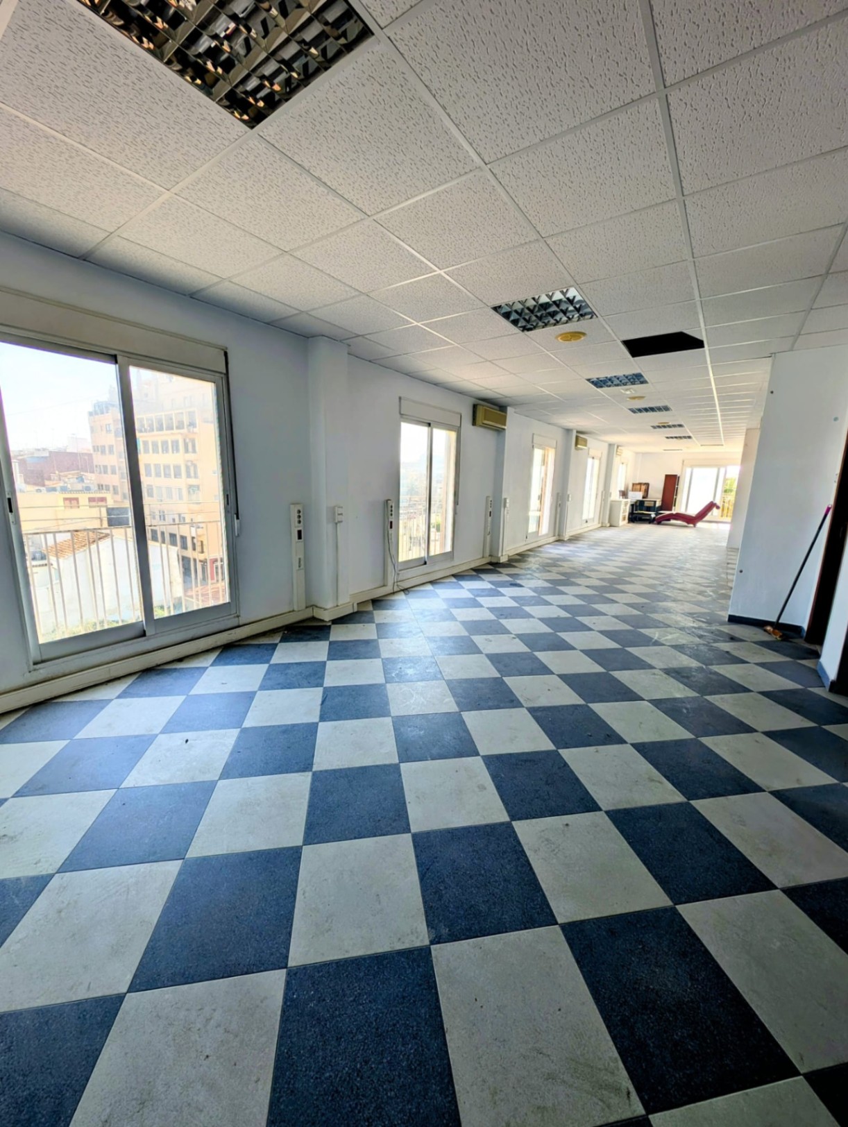 Loft for sale in Valencia, Port area, with sea views.