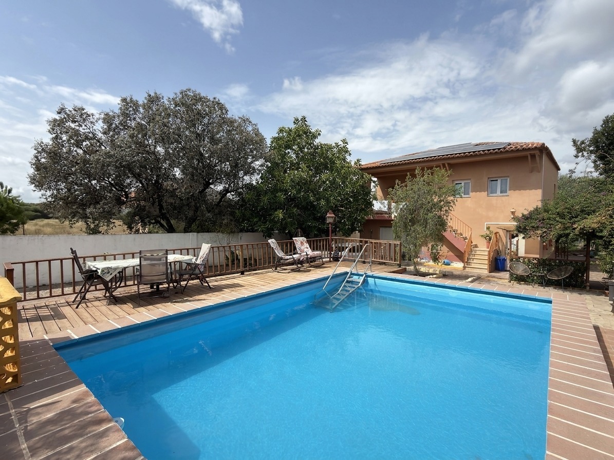 Chalet for sale with pool in Albalat dels Tarongers