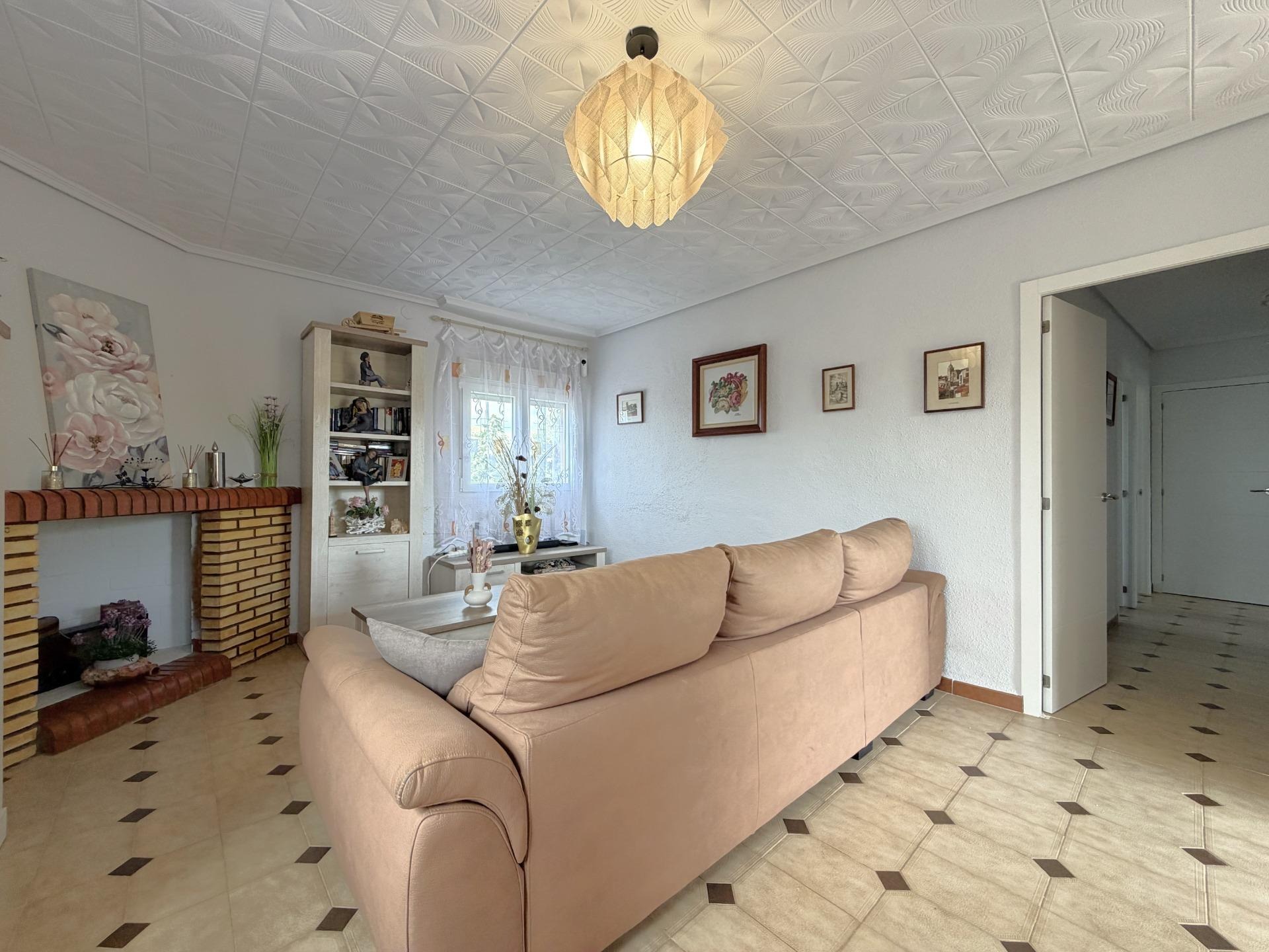 Chalet for sale with pool in Albalat dels Tarongers