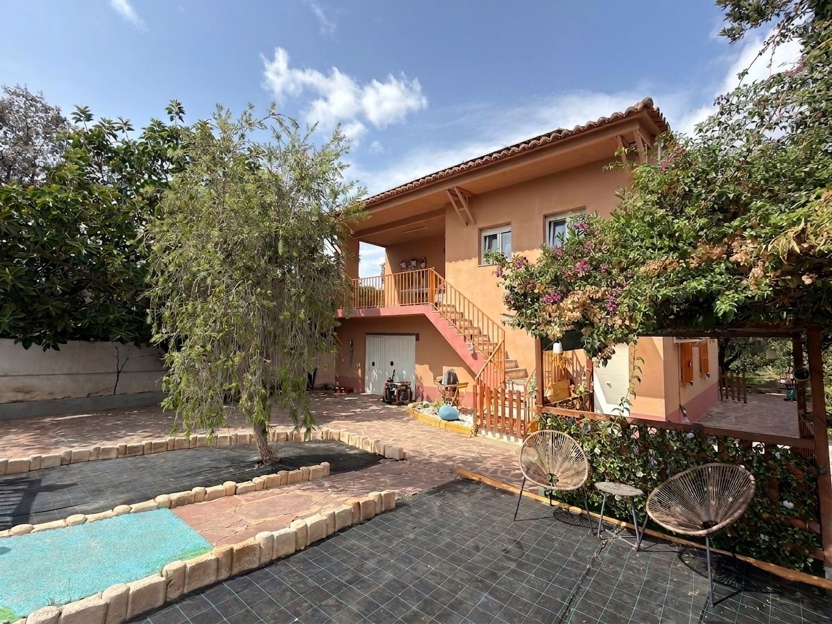 Chalet for sale with pool in Albalat dels Tarongers