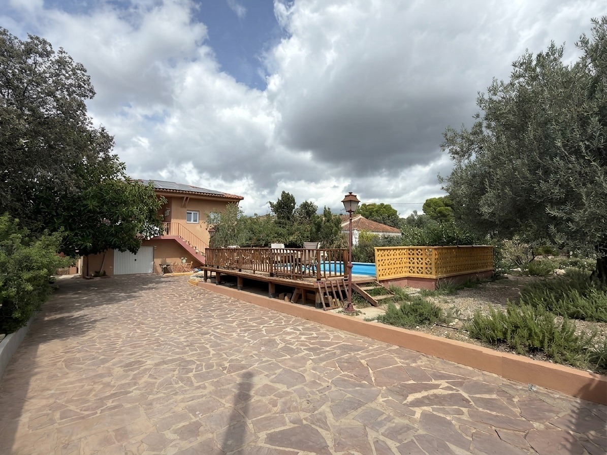 Chalet for sale with pool in Albalat dels Tarongers