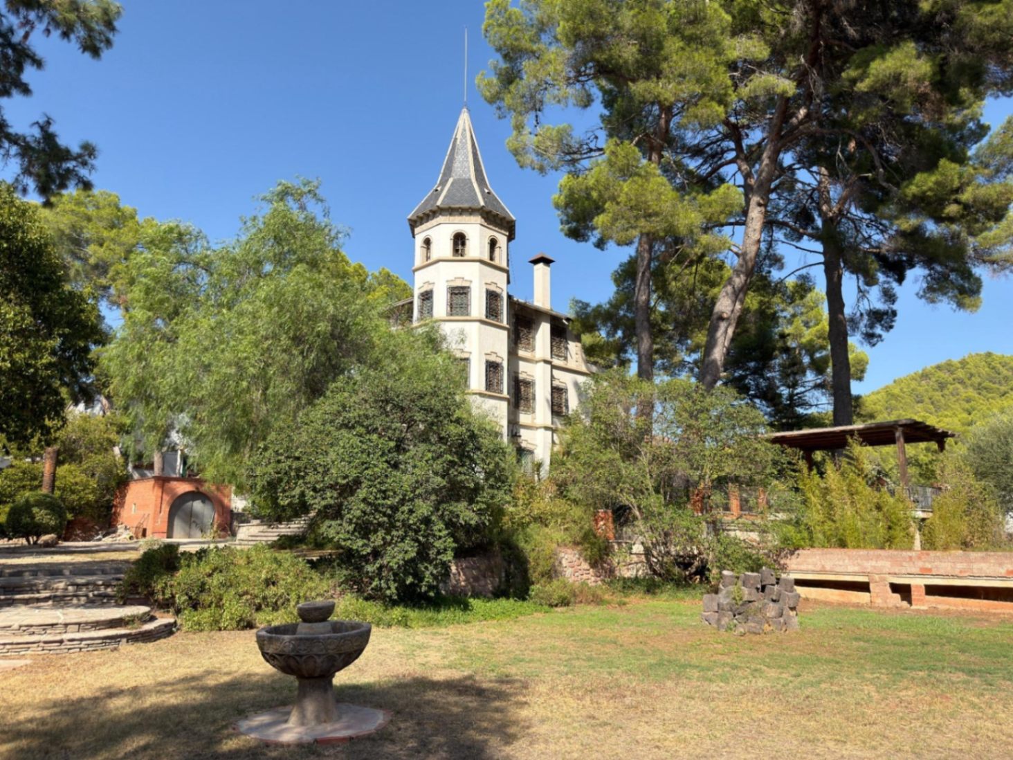 Chalet for sale in Náquera, 9 bedrooms and a pool.