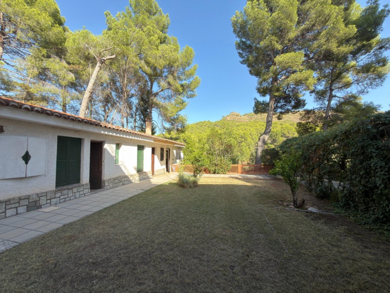 Chalet for sale in Náquera, 9 bedrooms and a pool.