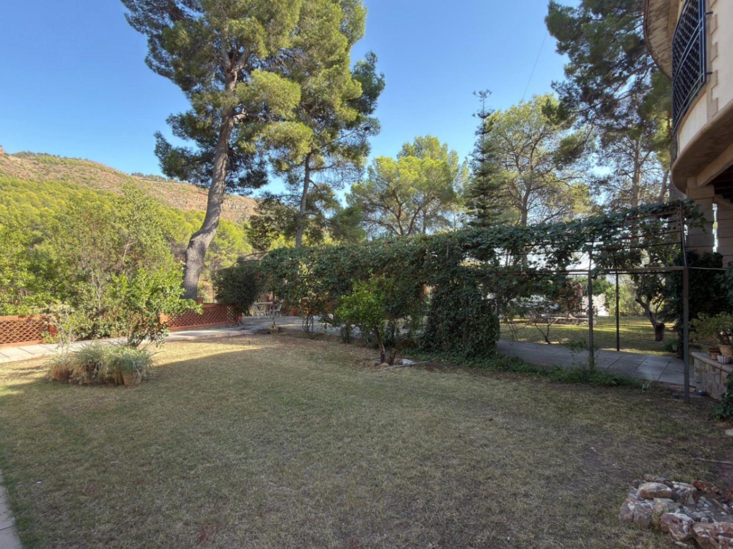 Chalet for sale in Náquera, 9 bedrooms and a pool.