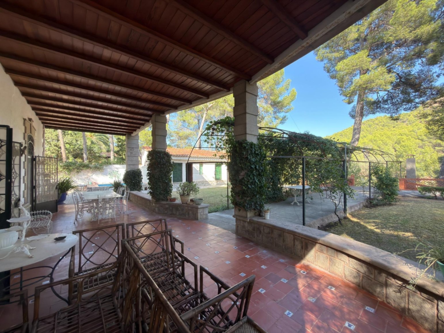 Chalet for sale in Náquera, 9 bedrooms and a pool.