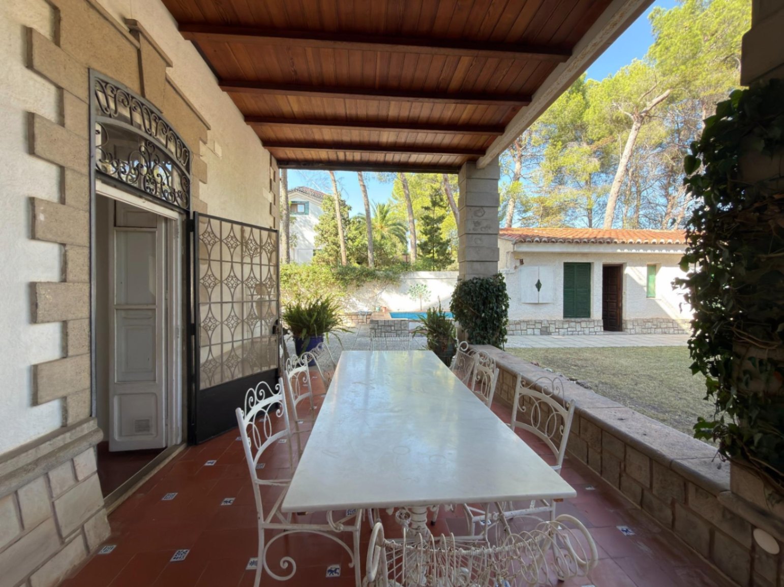 Chalet for sale in Náquera, 9 bedrooms and a pool.