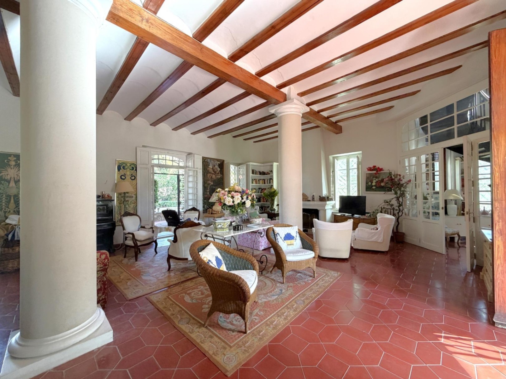 Chalet for sale in Náquera, 9 bedrooms and a pool.