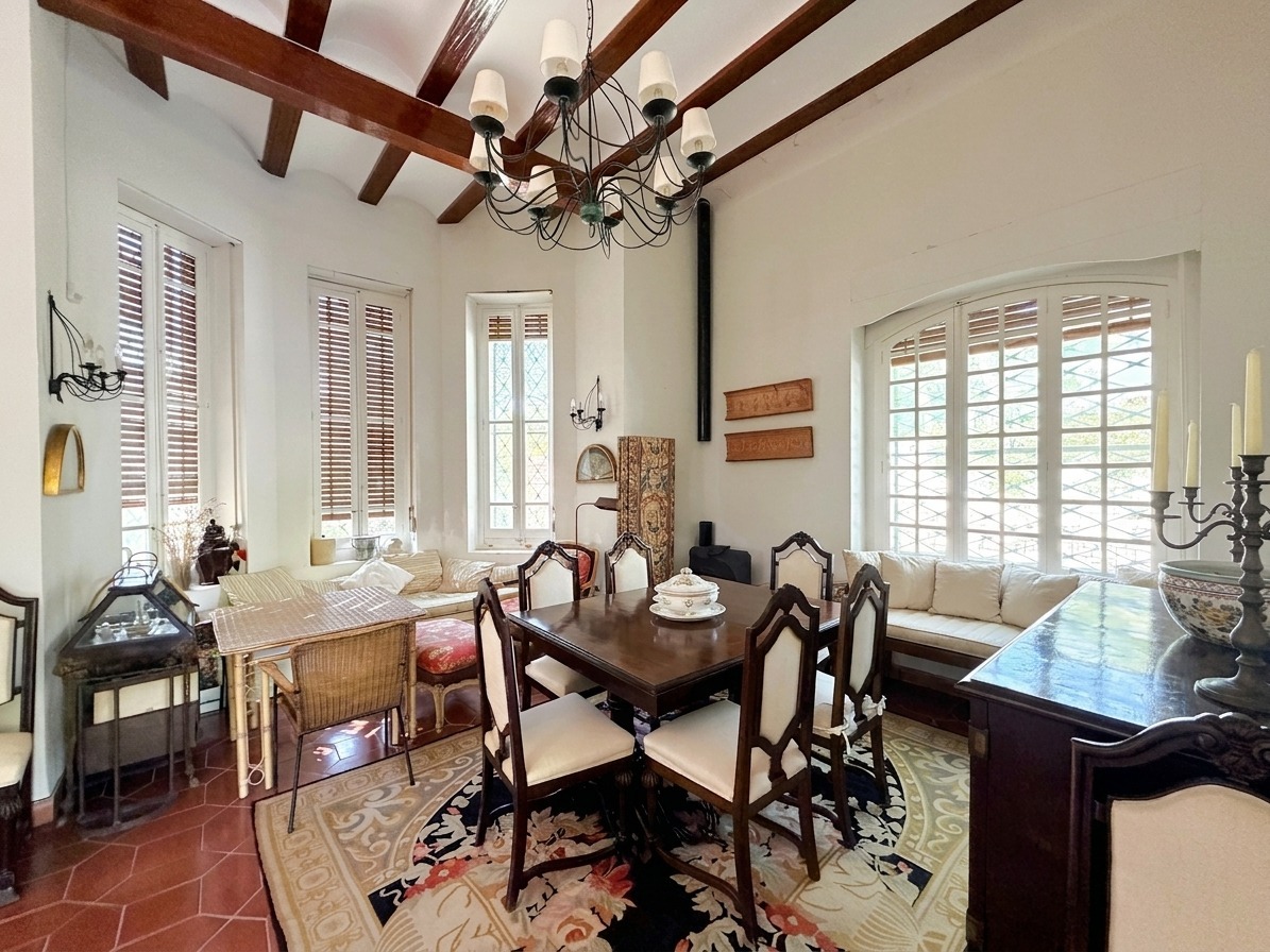 Chalet for sale in Náquera, 9 bedrooms and a pool.