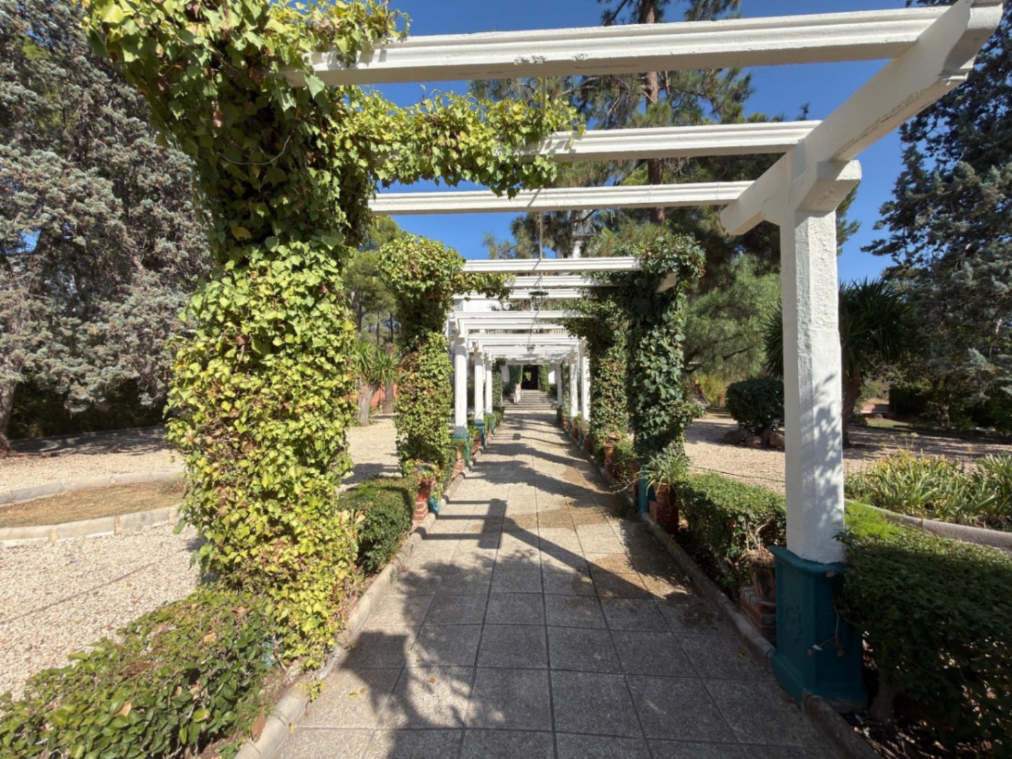 Chalet for sale in Náquera, 9 bedrooms and a pool.