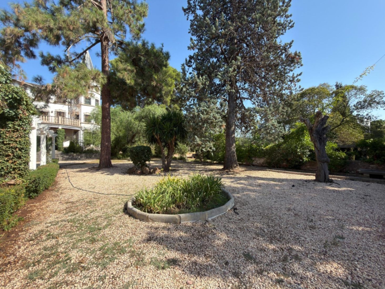 Chalet for sale in Náquera, 9 bedrooms and a pool.
