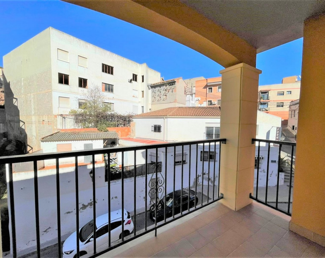 Verkauf von gebrauchtem Duplex-Penthouse mit Garage in Náquera, Valencia.