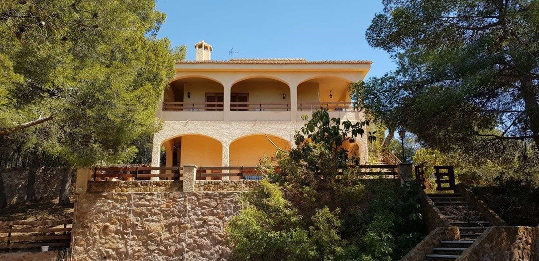 Villa for sale in Náquera, Valencia.