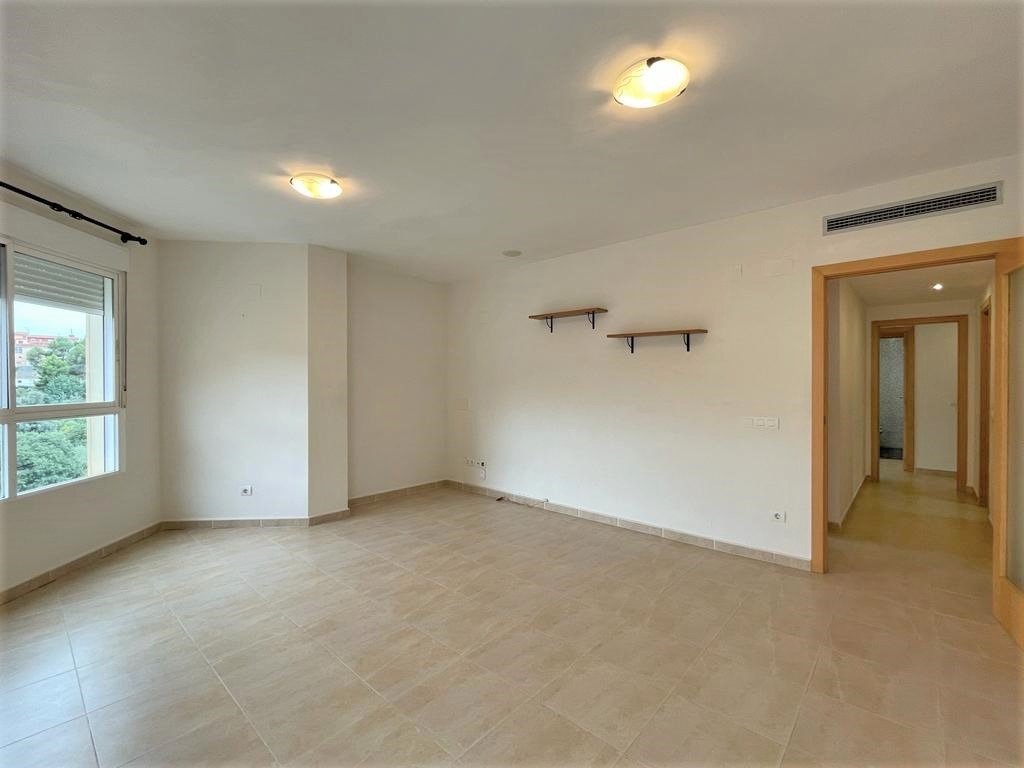 Apartment in Náquera, Valencia with 3 bedrooms and 2 bathrooms.