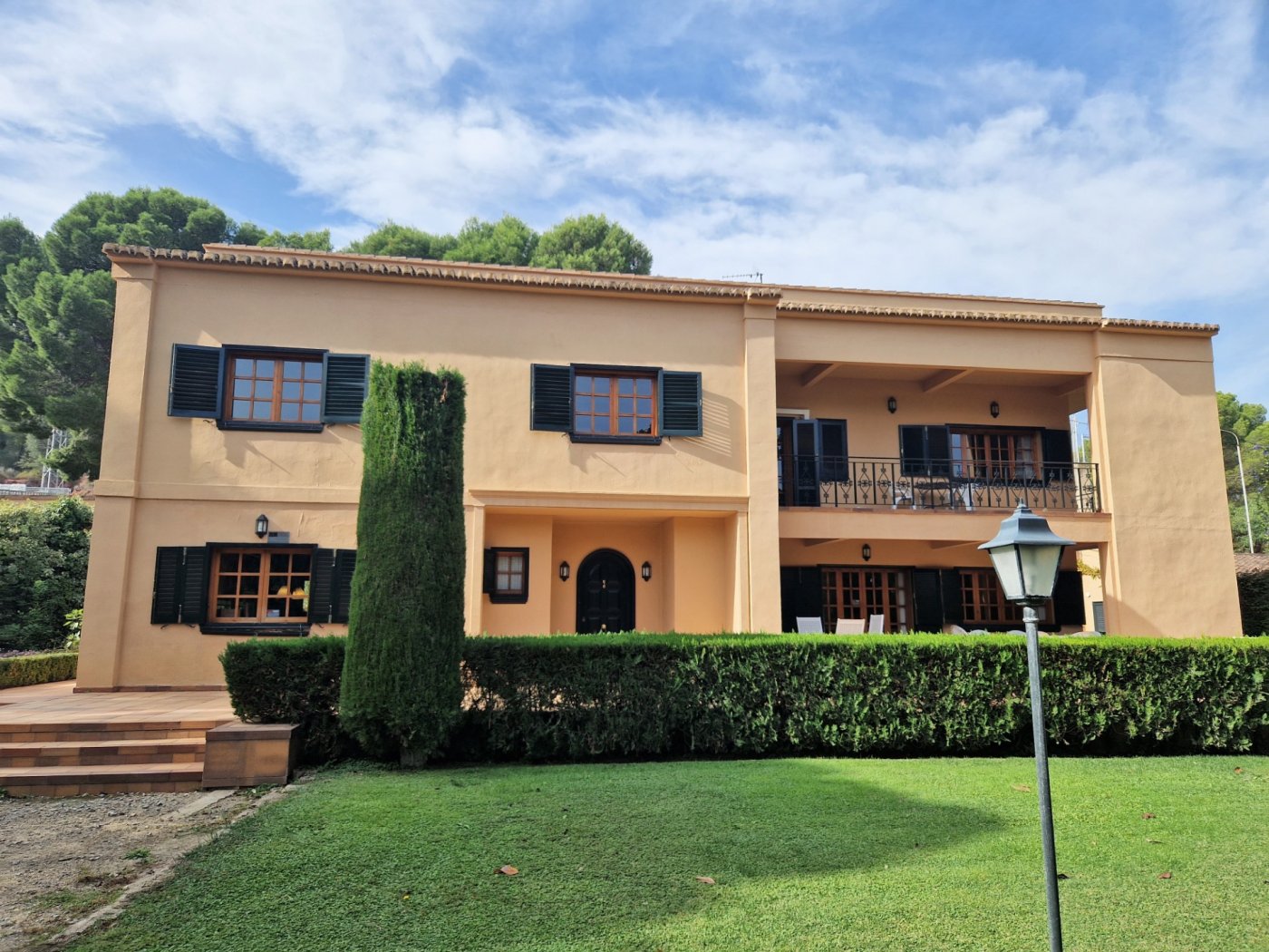 Villa zum Verkauf in Náquera mit großem Grundstück.
